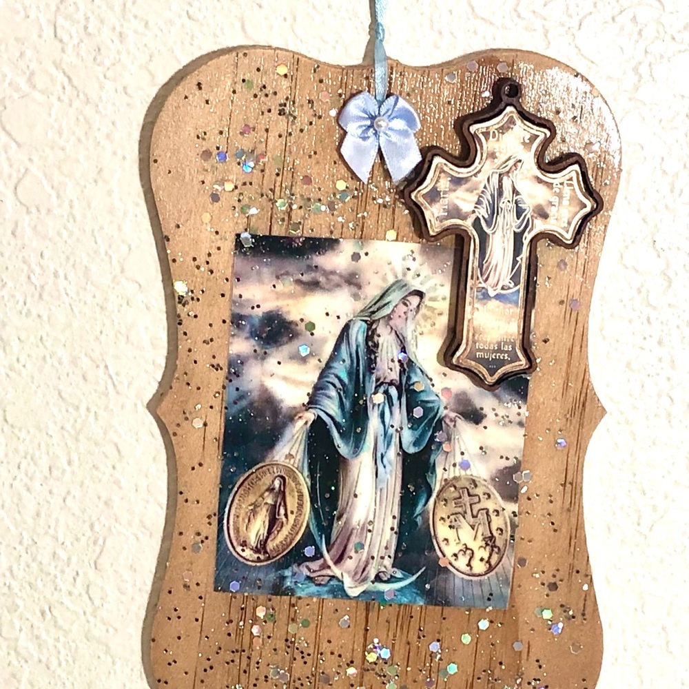 Decorative Religious Virgin Mary of Miraculous Medals Wall Plaque with Cross